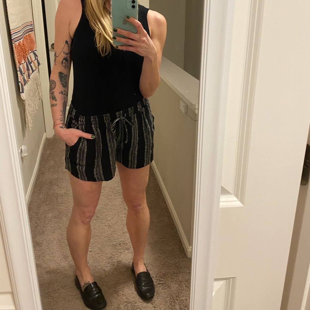 Universal Thread, Drawstring, Black & White shorts